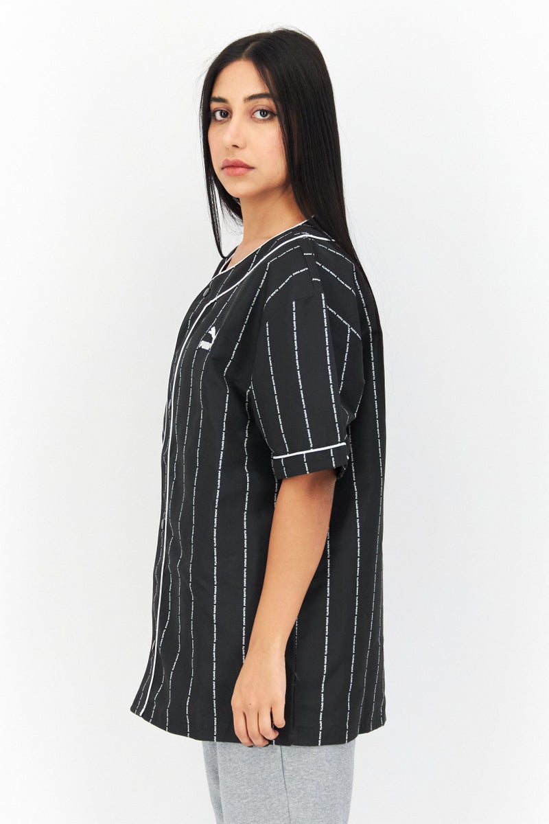 PUMA تي شيرت تدريب للياقة البدنية للنساء بشعار العلامة التجارية، متعدد الألوان - Image 4